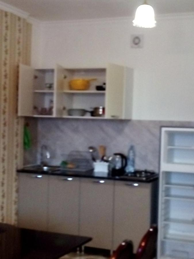 Kvartira 120 M Do Pliaj Apartment Batumi